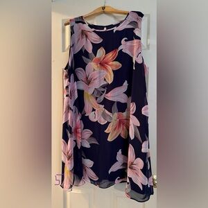 Chic Floral Midi Dress in Pink and Navy